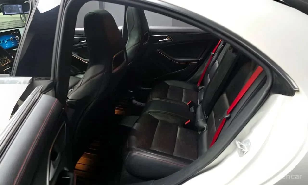 Mercedes-Benz CLA * CLA45 AMG 4MATIC * CARFAX * ЦЕНА ДО БГ, снимка 12 - Автомобили и джипове - 55510325