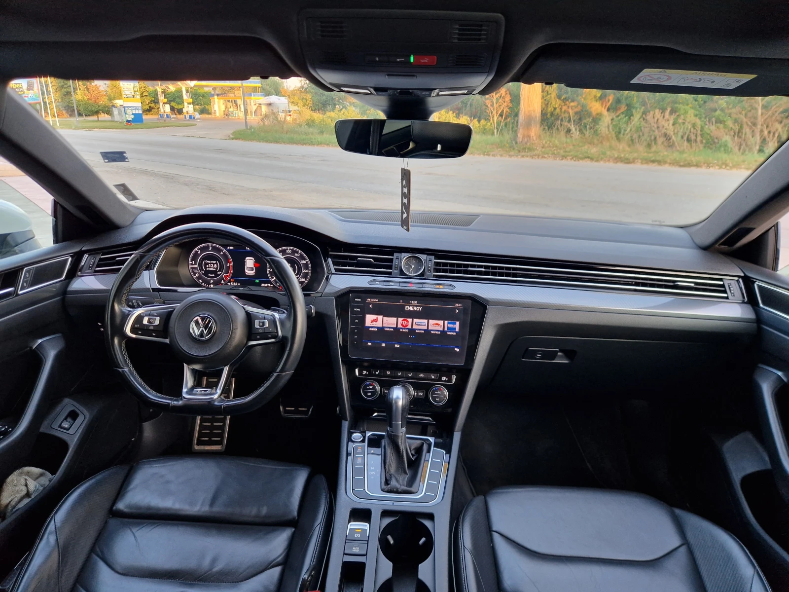 VW Arteon R-Line Full ТОП Перла , снимка 6 - Автомобили и джипове - 55625924