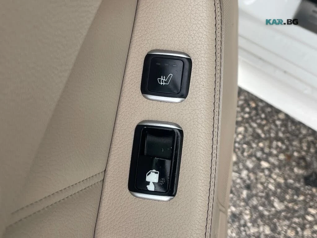 Mercedes-Benz E 400 4MATIC * Панорама * АвтоКредит * (ЦЕНА ДО БГ) * , снимка 11 - Автомобили и джипове - 56013792