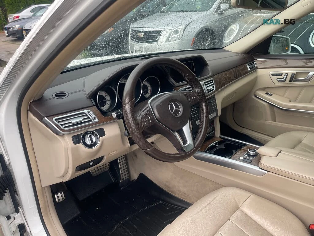 Mercedes-Benz E 400 4MATIC * Панорама * АвтоКредит * (ЦЕНА ДО БГ) * , снимка 13 - Автомобили и джипове - 56013792
