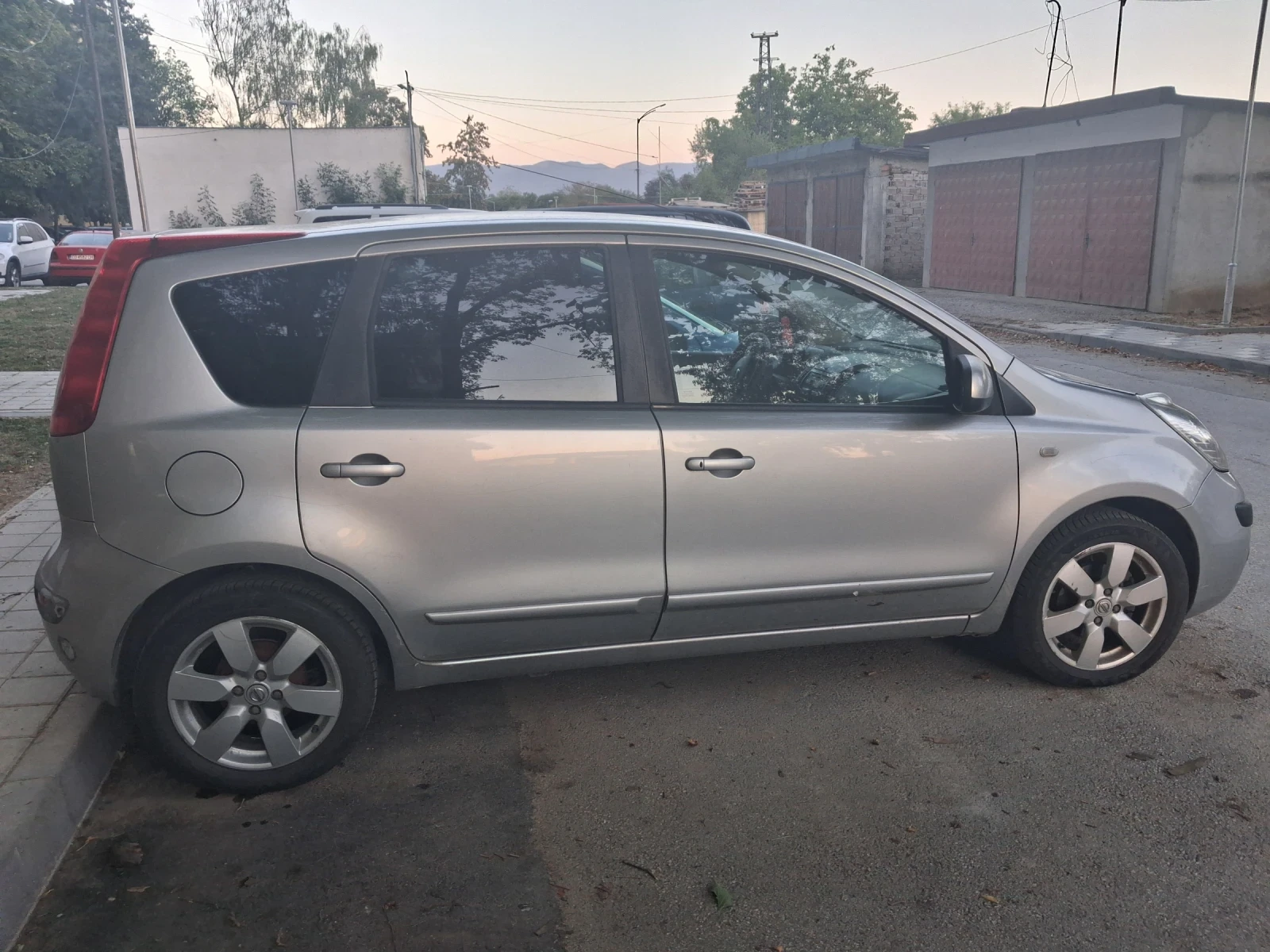 Nissan Note, снимка 2 - Автомобили и джипове - 56358172