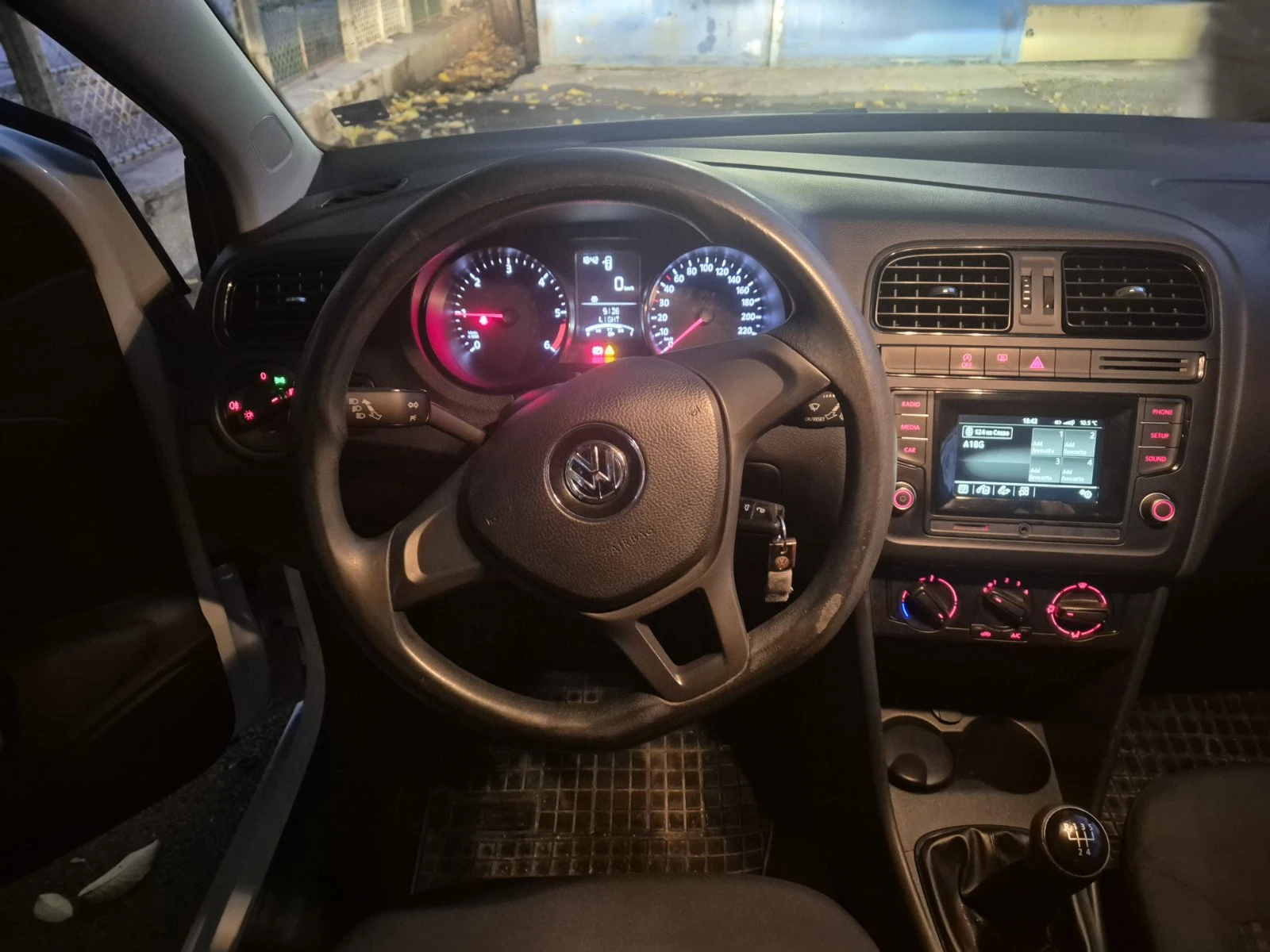 VW Polo 1.4 TDI BlueMotion, снимка 7 - Автомобили и джипове - 56705223