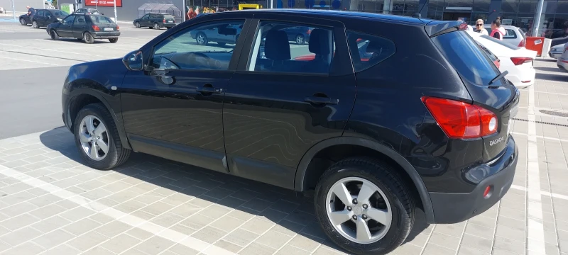 Nissan Qashqai, снимка 14 - Автомобили и джипове - 52453157