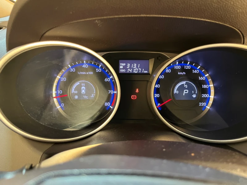 Hyundai IX35, снимка 8 - Автомобили и джипове - 52621394