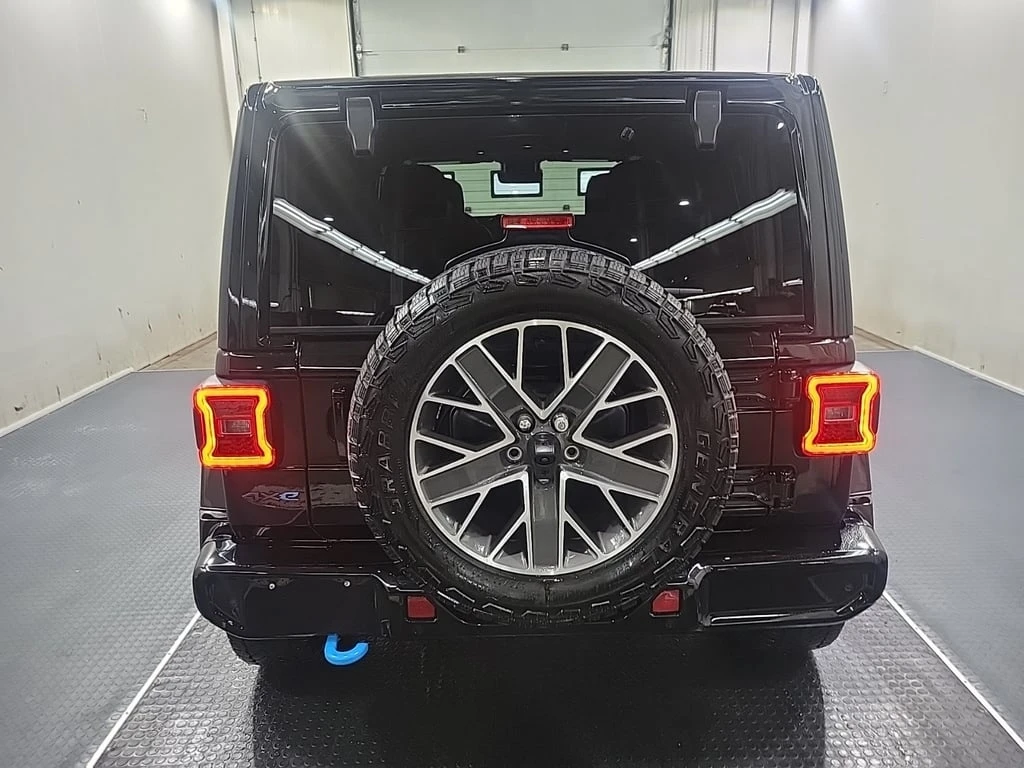 Jeep Wrangler * HIGH ALTITUDE * CARFAX *  - изображение 7