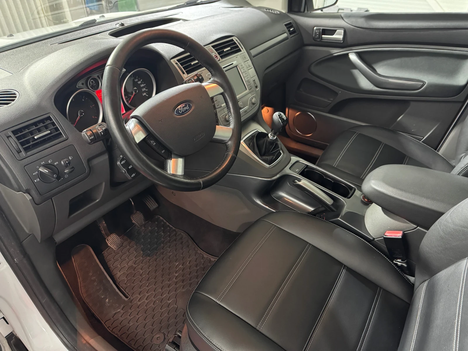 Ford Kuga 2.0 TDCI 4WD  TITANIUM - PANORAMA/ KEYLESS/ HEAT - изображение 8