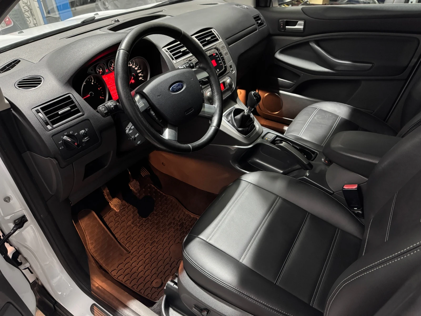 Ford Kuga 2.0 TDCI 4WD  TITANIUM - PANORAMA/ KEYLESS/ HEAT | Mobile.bg � ����������� 8