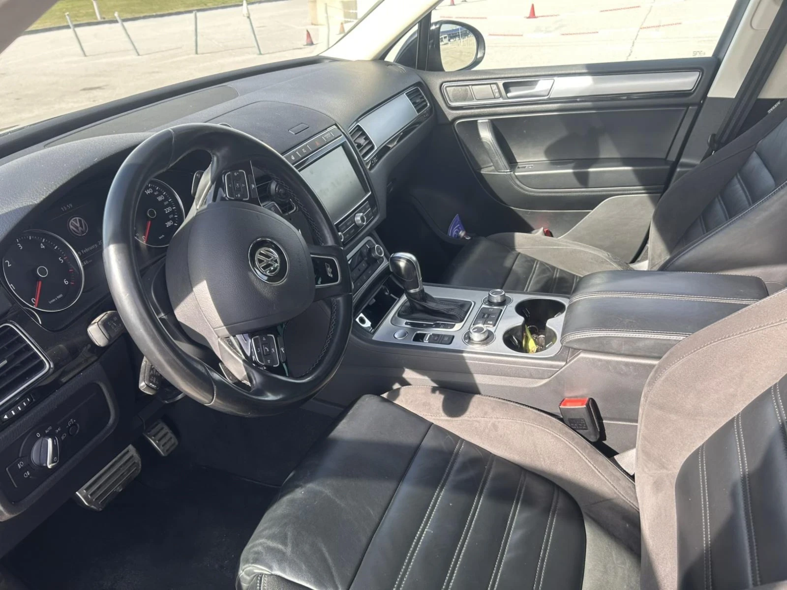 VW Touareg 3.0TDi V6 N1 FACELIFT, снимка 12 - Автомобили и джипове - 54235085