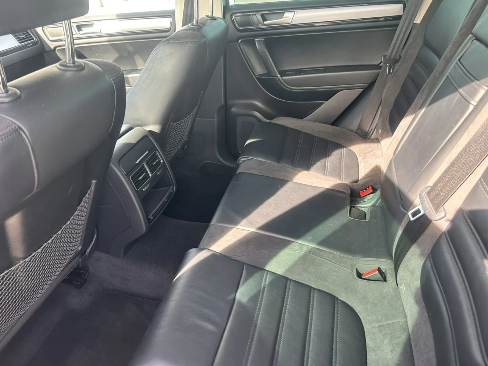 VW Touareg 3.0TDi V6 N1 FACELIFT, снимка 10 - Автомобили и джипове - 54235085