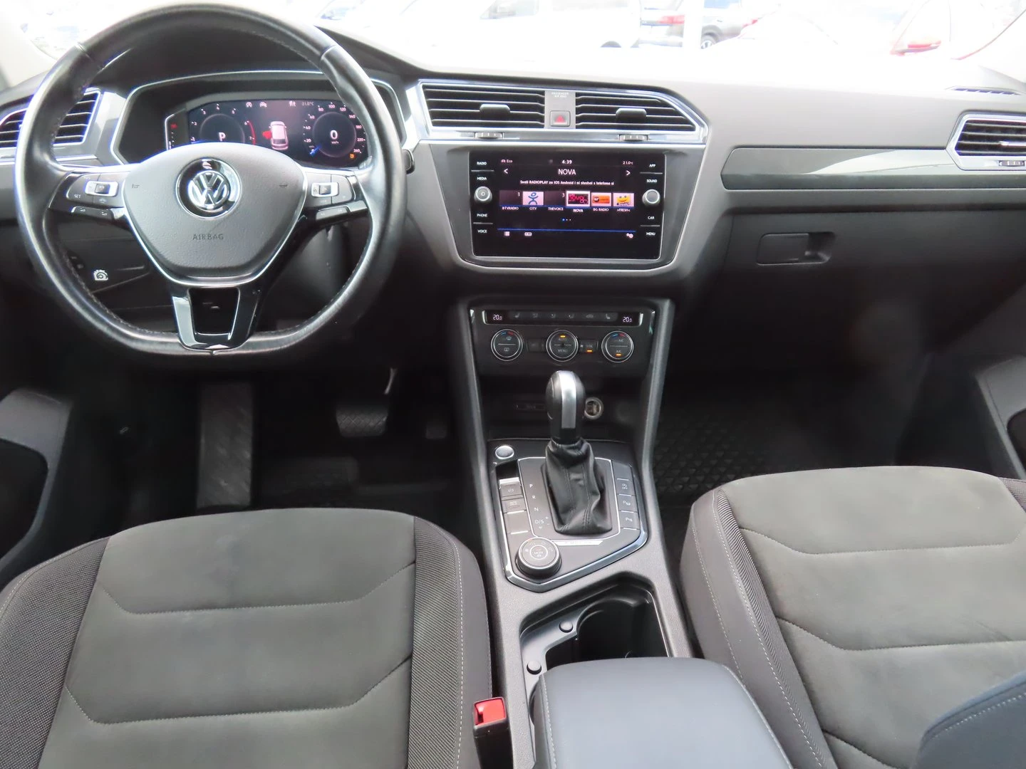 VW Tiguan, снимка 5 - Автомобили и джипове - 56420840
