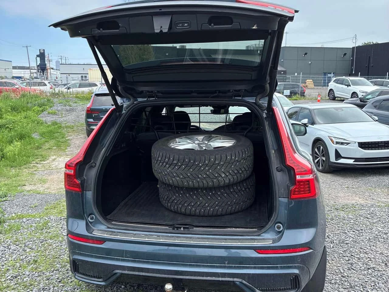 Volvo XC60 * R Design * CARFAX * ЦЕНА ДО БГ, снимка 12 - Автомобили и джипове - 54903043