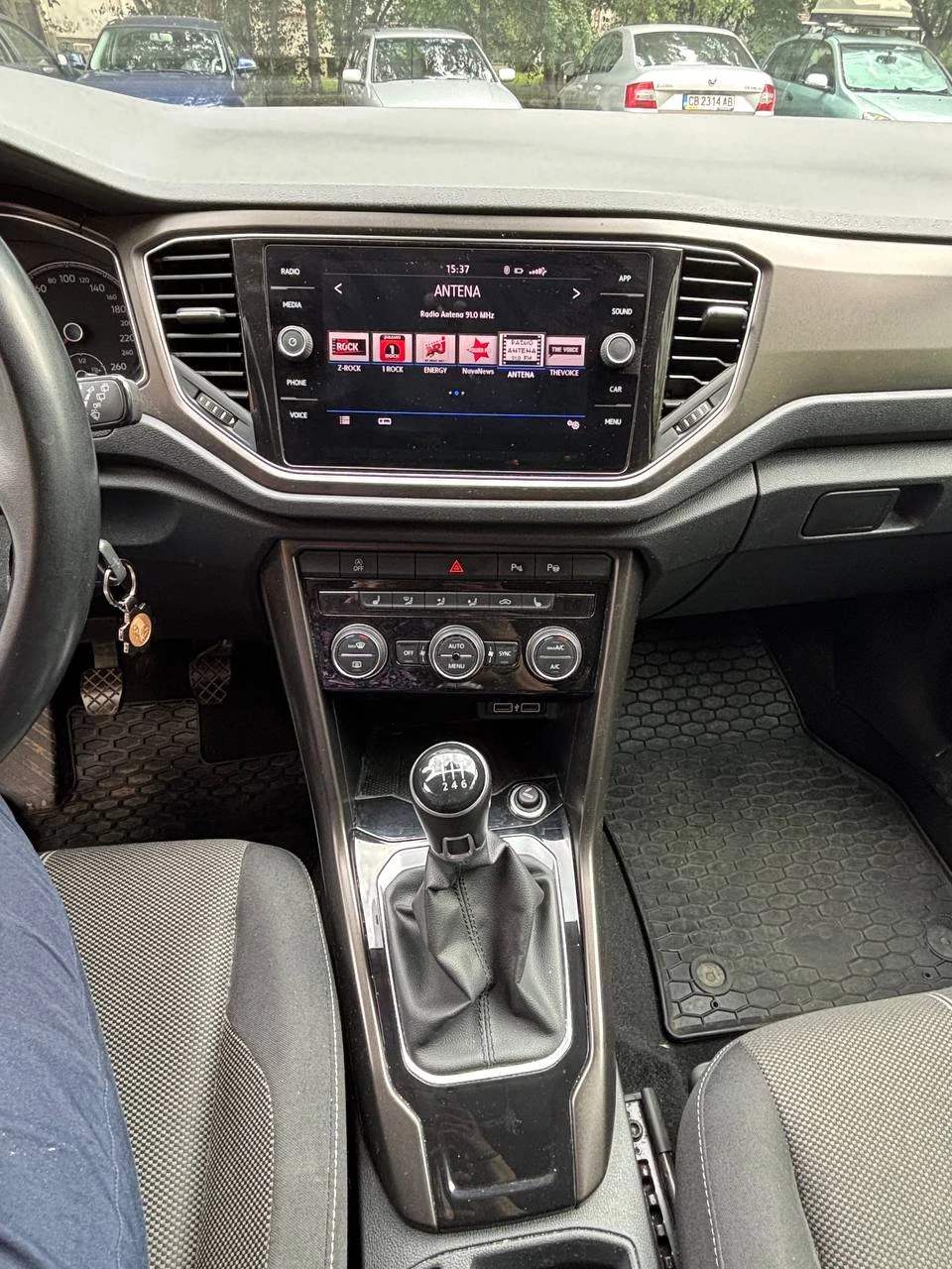 VW T-Roc, снимка 9 - Автомобили и джипове - 55171348