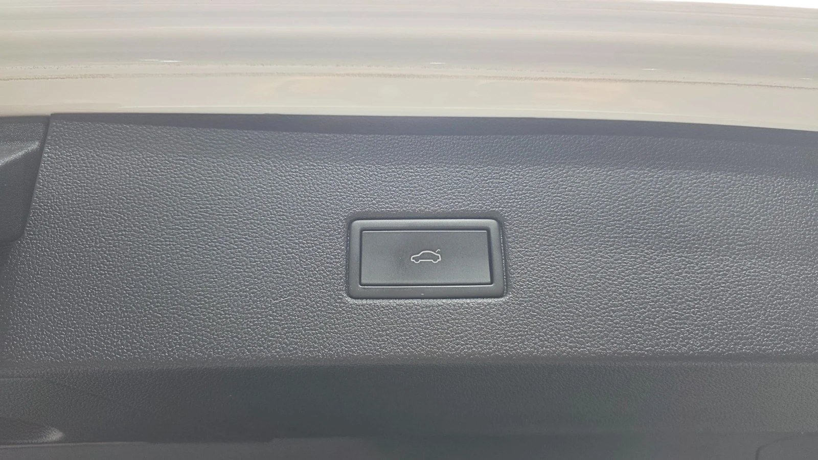 VW T-Roc Prestige | Keyless | LED, снимка 16 - Автомобили и джипове - 55492203
