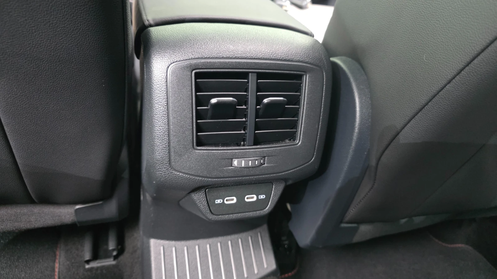 VW T-Roc Prestige | Keyless | LED, снимка 14 - Автомобили и джипове - 55492203