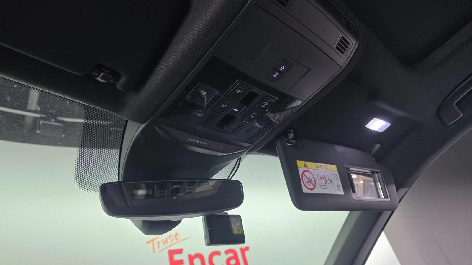 VW T-Roc Prestige | Keyless | LED, снимка 11 - Автомобили и джипове - 55492203