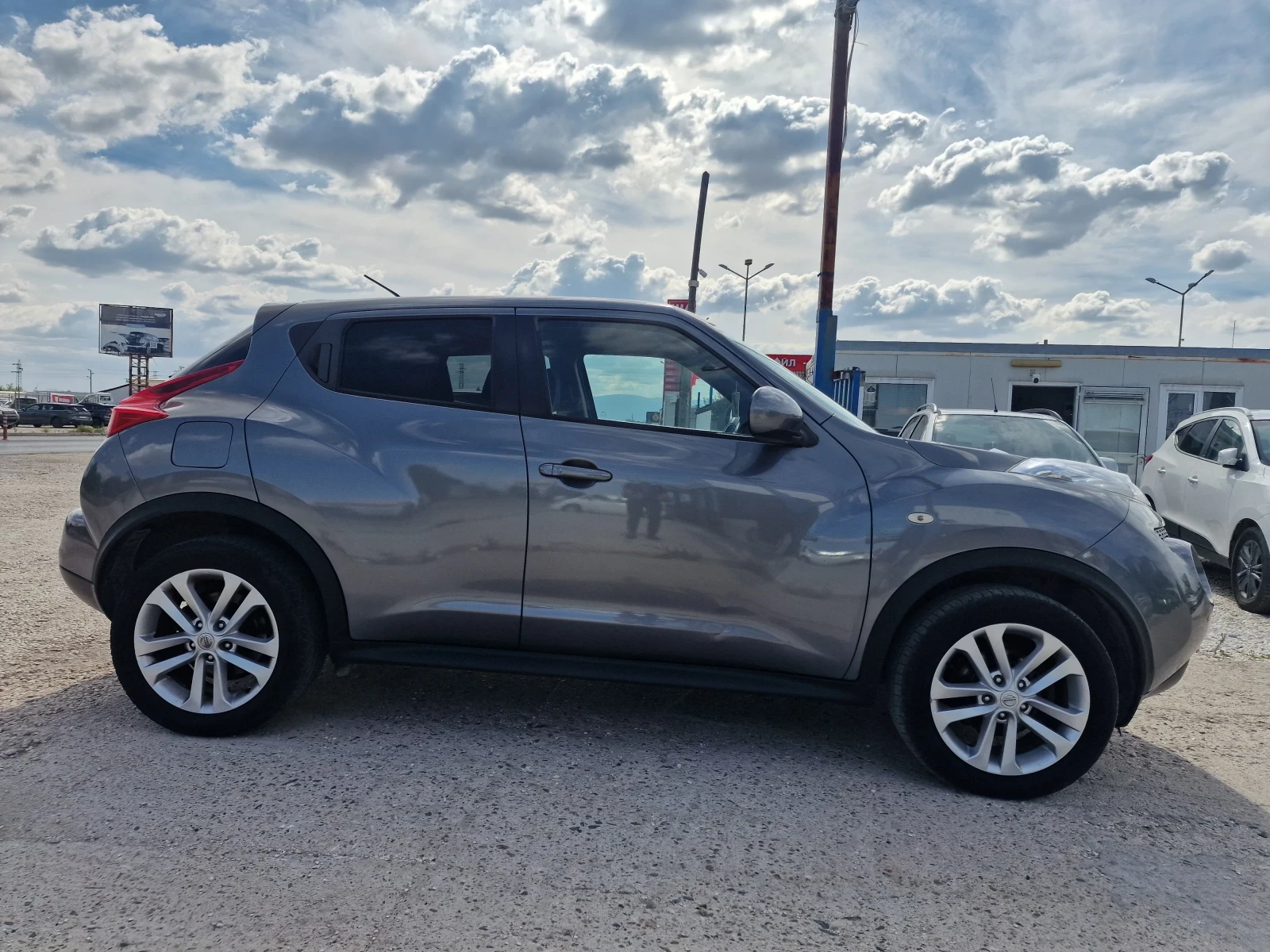 Nissan Juke, снимка 4 - Автомобили и джипове - 56289227