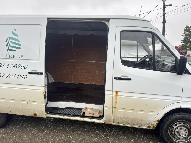 Mercedes-Benz Sprinter 313 Климатик/Ел. Стъкла 208cdi, снимка 7 - Бусове и автобуси - 53512417