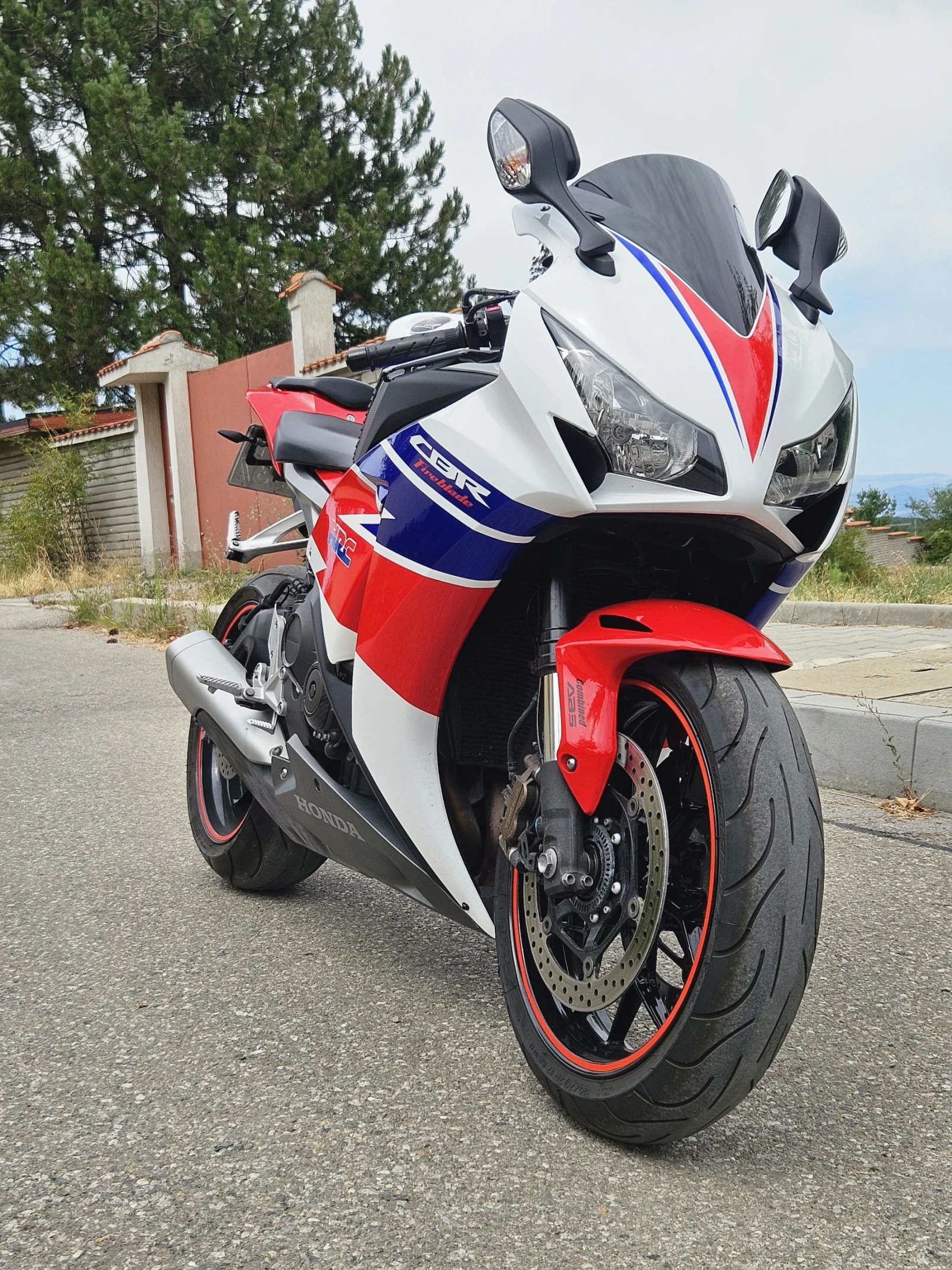 Honda Cbr 1000RR ABS  Anniversary  - изображение 2