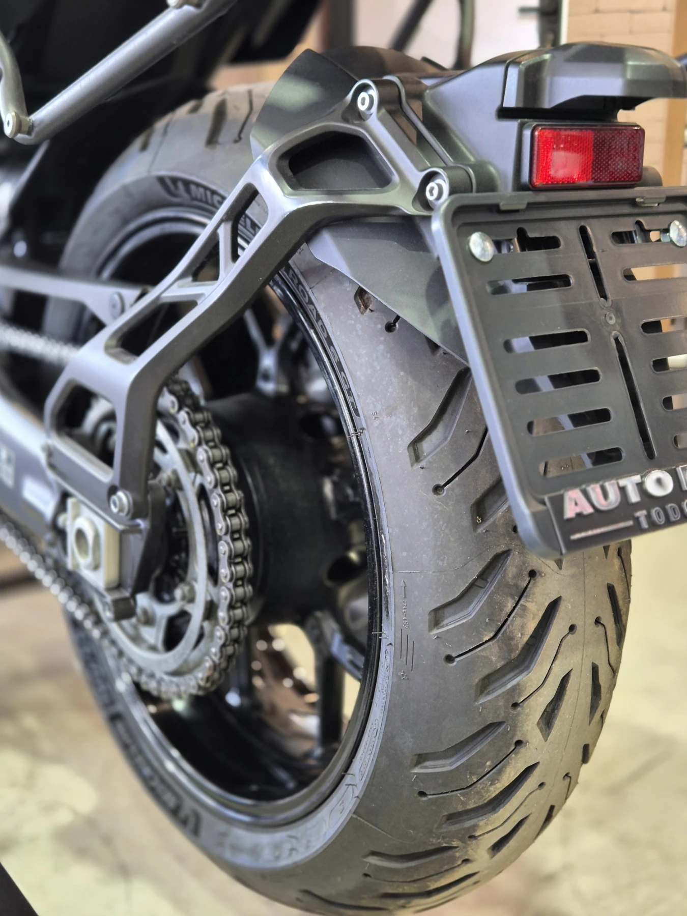 Yamaha Mt-09 NIKEN GT 38000км!!!Нов внос от ШВЕЙЦАРИЯ, ТОП!!!, снимка 16 - Мотоциклети и мототехника - 55737618