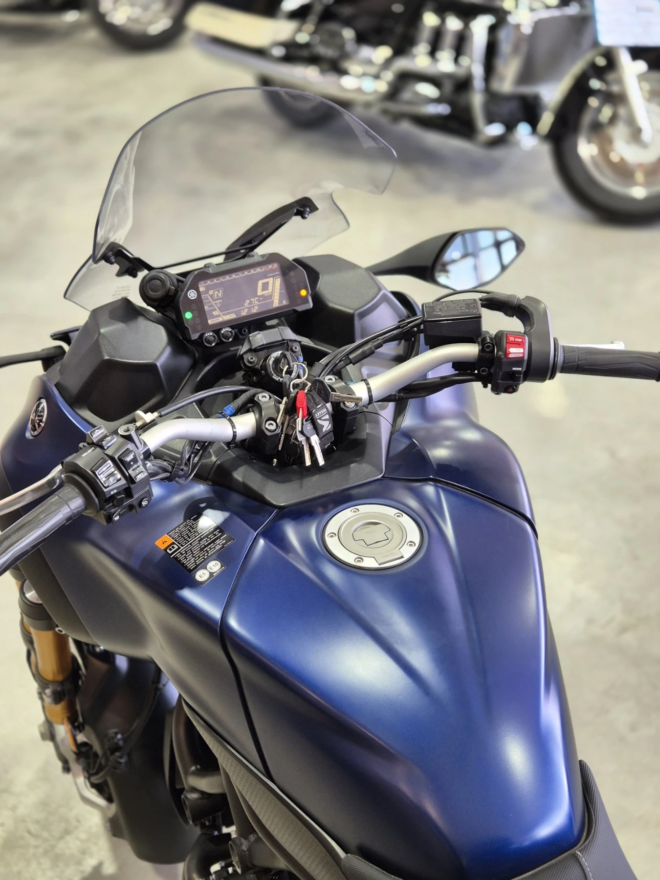 Yamaha Mt-09 NIKEN GT 38000км!!!Нов внос от ШВЕЙЦАРИЯ, ТОП!!!, снимка 13 - Мотоциклети и мототехника - 55737618