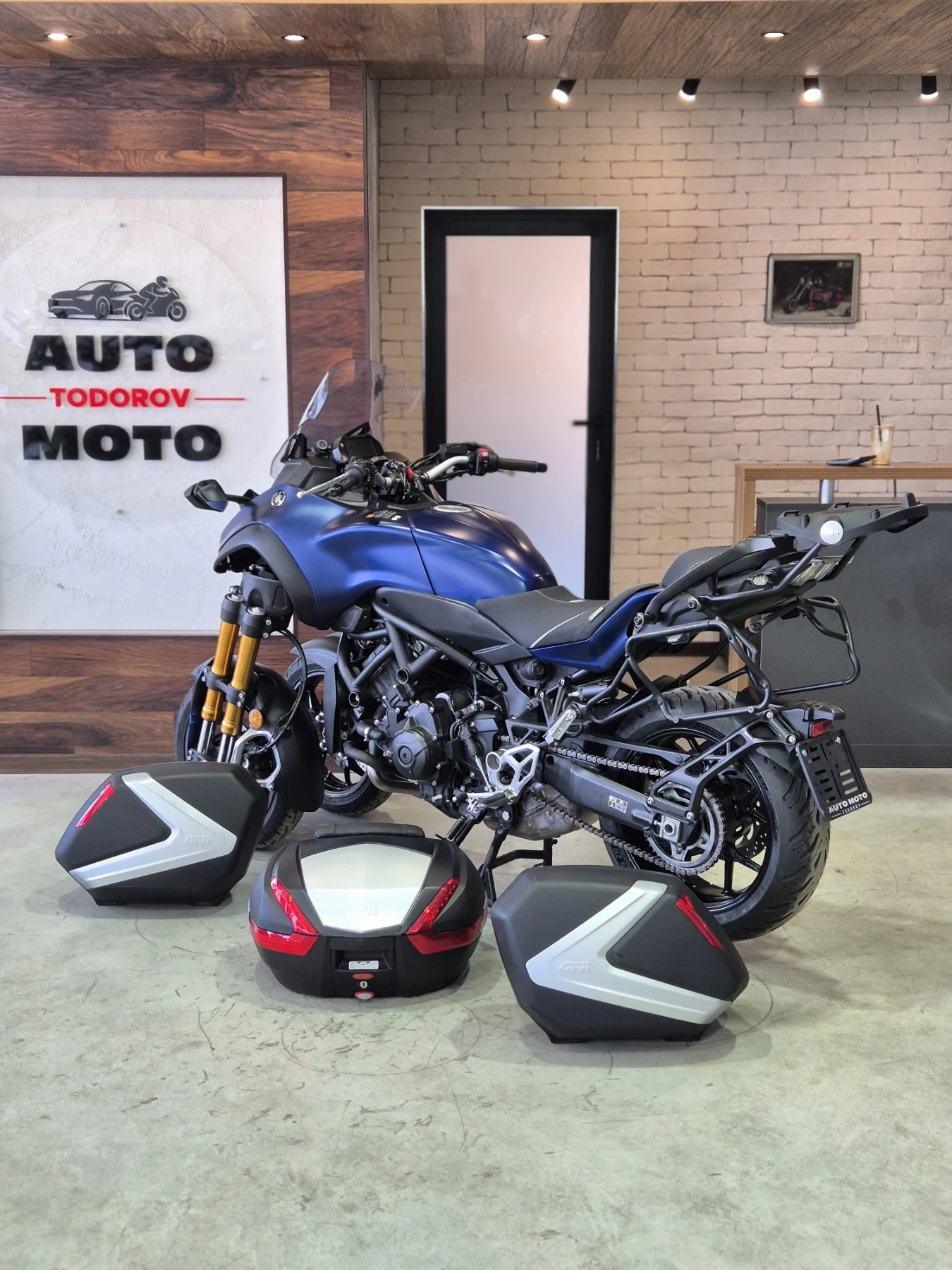 Yamaha Mt-09 NIKEN GT 38000км!!!Нов внос от ШВЕЙЦАРИЯ, ТОП!!!, снимка 5 - Мотоциклети и мототехника - 55737618