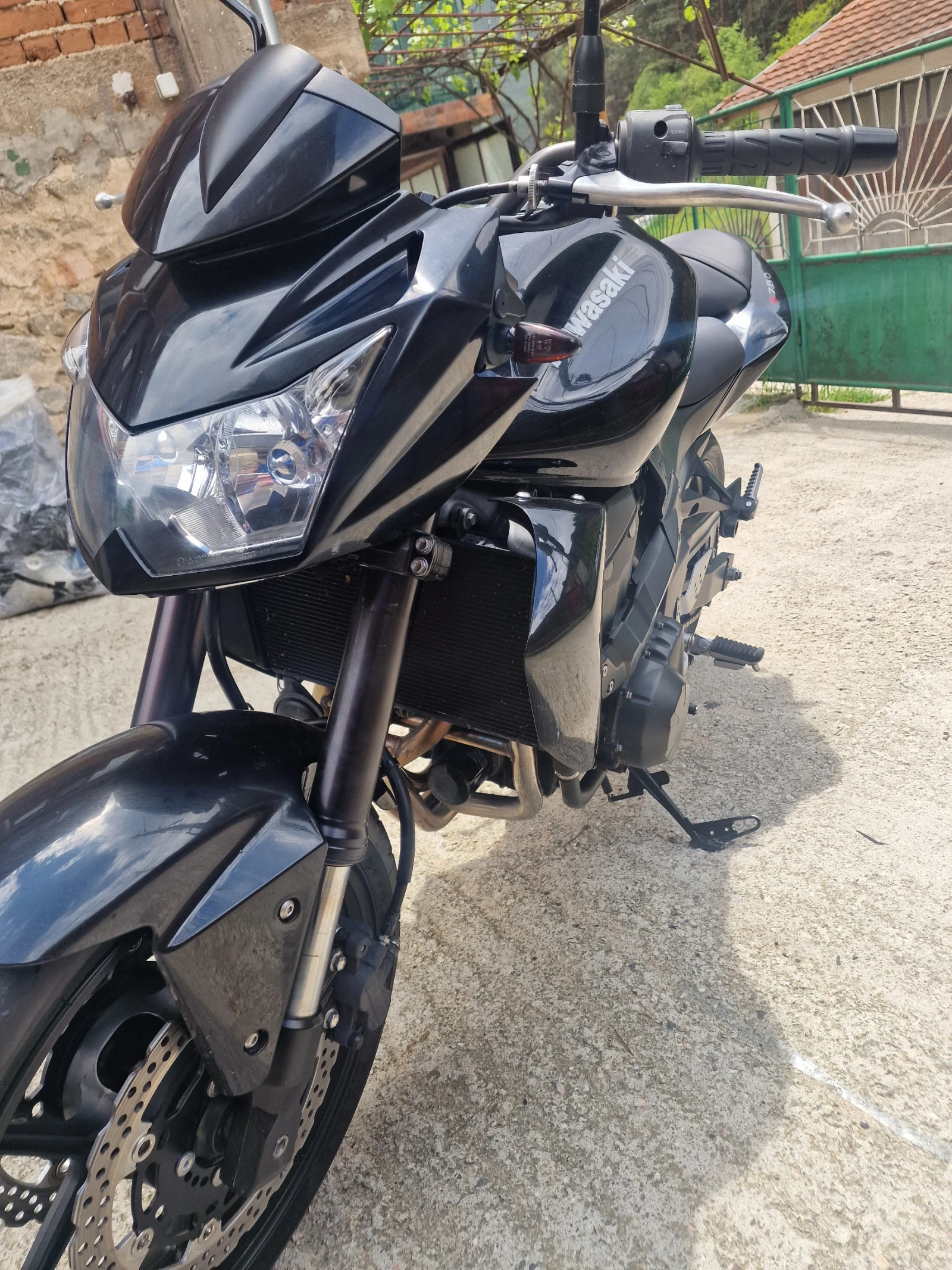 Kawasaki Z Като нов, снимка 5 - Мотоциклети и мототехника - 55805585