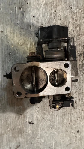 Дроселова Клапа за Audi 80 - 037907385, снимка 2 - Части - 53036430