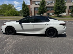 Toyota Camry Малък пробег / Без удари / Есктри, снимка 2