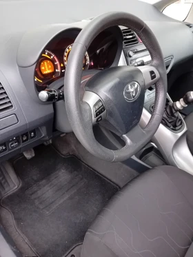 Toyota Auris 1.33I, снимка 11