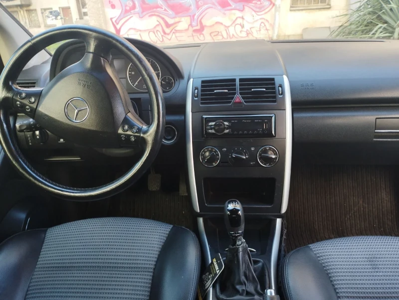 Mercedes-Benz A 180, снимка 4 - Автомобили и джипове - 47369055