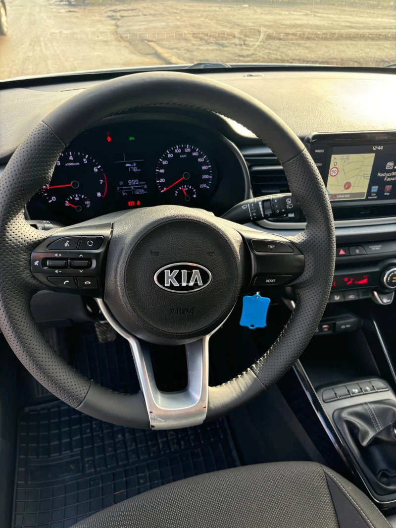 Kia Rio 1.2, снимка 6 - Автомобили и джипове - 48822377