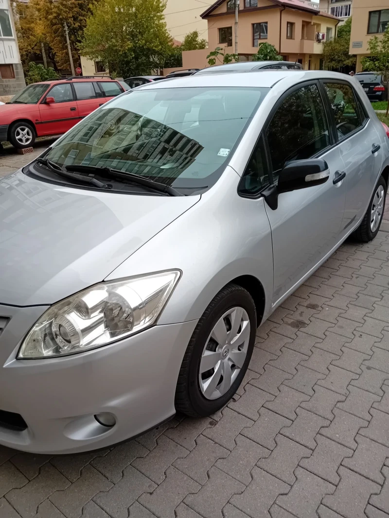 Toyota Auris 1.33I, снимка 2 - Автомобили и джипове - 49596039