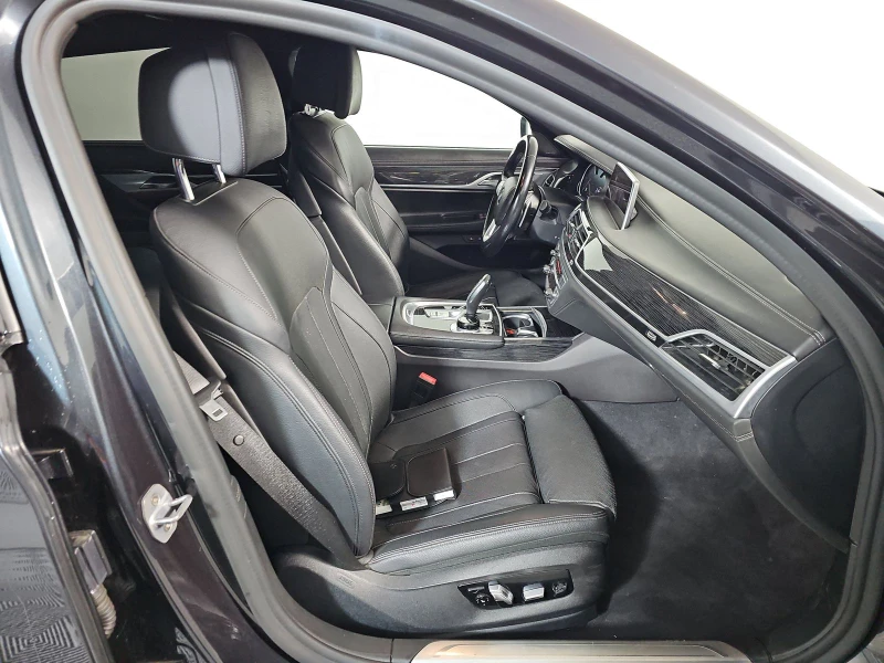 BMW 740 i M SPORT LINE DIGITAL/ОБДУХВАНЕ/HEAD-UP/ВАКУУМ, снимка 14 - Автомобили и джипове - 52670990