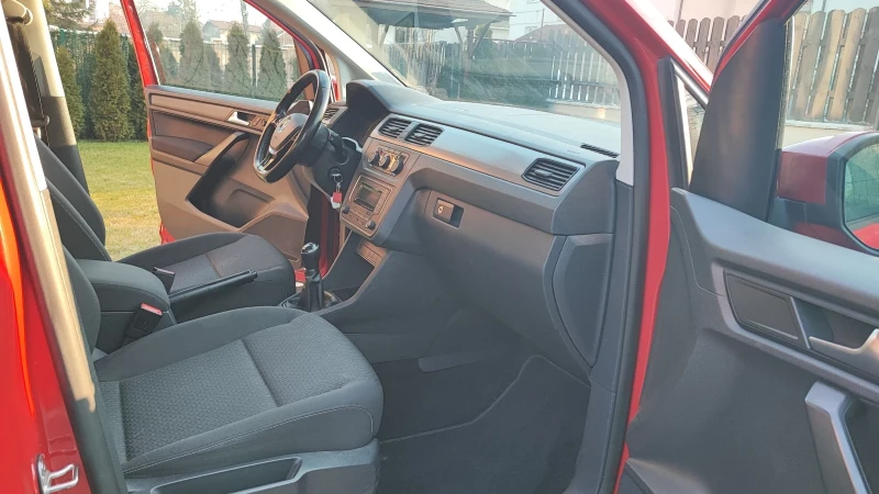 VW Caddy, снимка 13 - Автомобили и джипове - 52852355