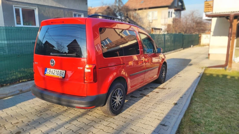 VW Caddy, снимка 9 - Автомобили и джипове - 52852355