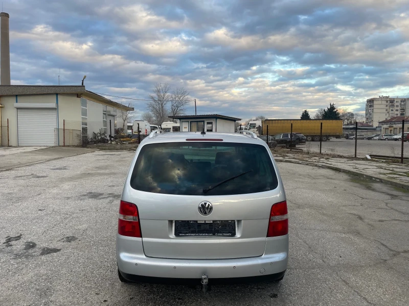 VW Touran 7 места кожа, снимка 4 - Автомобили и джипове - 52975979