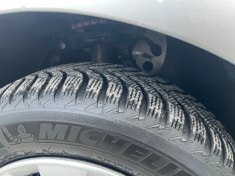 VW Touran 7 места кожа, снимка 8 - Автомобили и джипове - 52975979