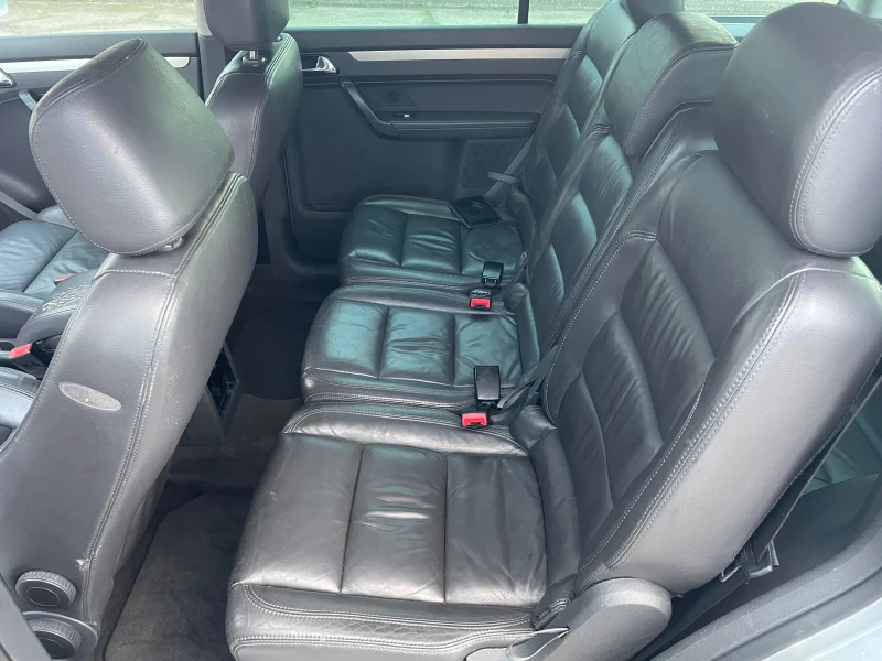VW Touran 7 места кожа, снимка 10 - Автомобили и джипове - 52975979