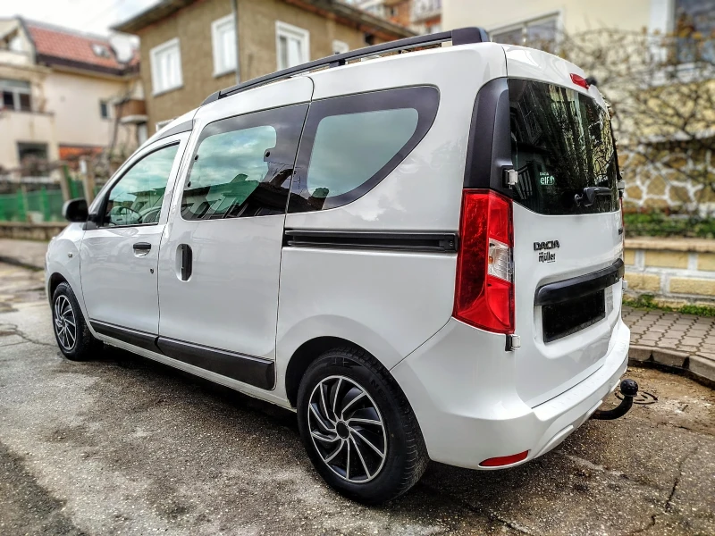 Dacia Dokker 5 места  мн. ЗАПАЗЕНА, снимка 4 - Автомобили и джипове - 53276421