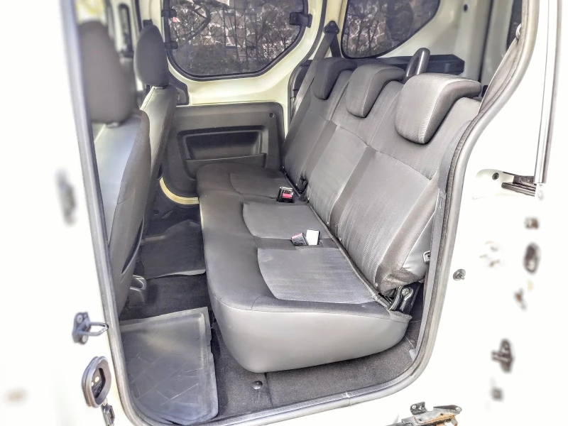 Dacia Dokker 5 места  мн. ЗАПАЗЕНА, снимка 9 - Автомобили и джипове - 53276421