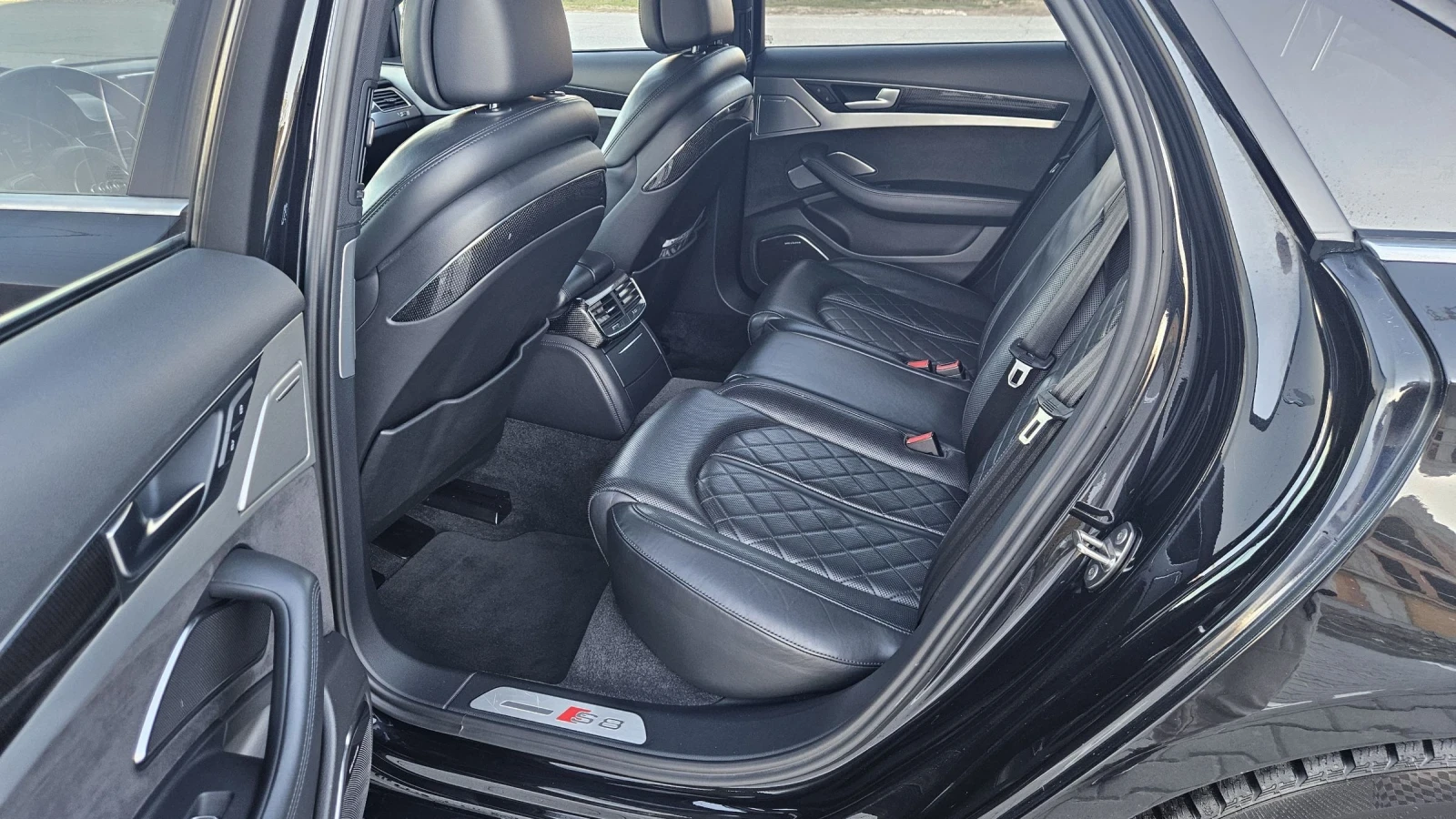 Audi S8 Ceramic / Carbon / Bang & Olufsen - изображение 9