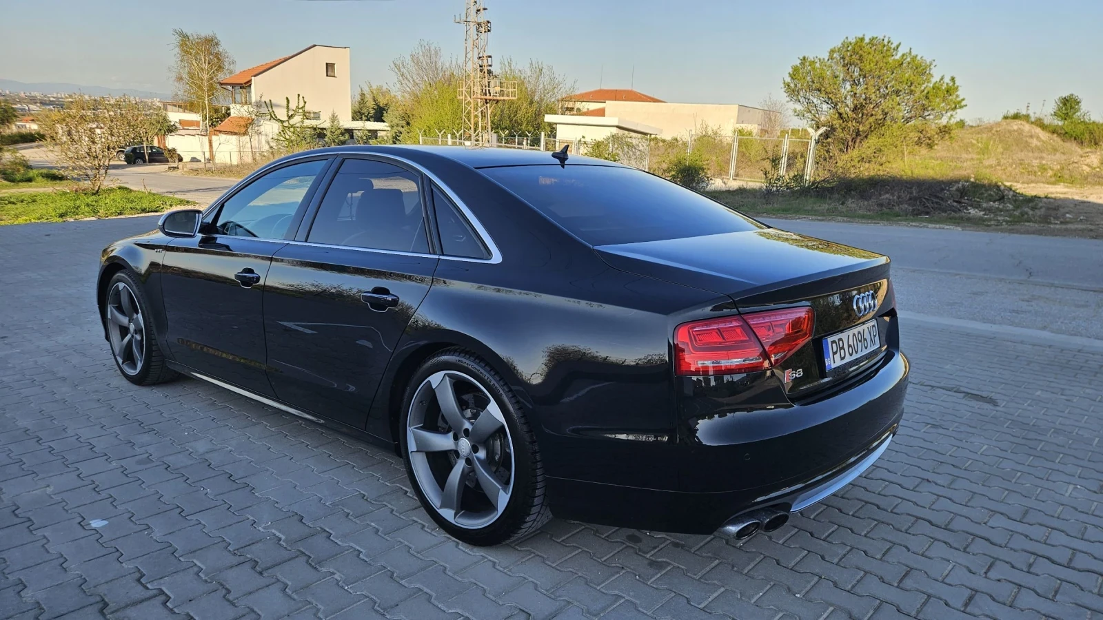Audi S8 Ceramic / Carbon / Bang & Olufsen - изображение 3