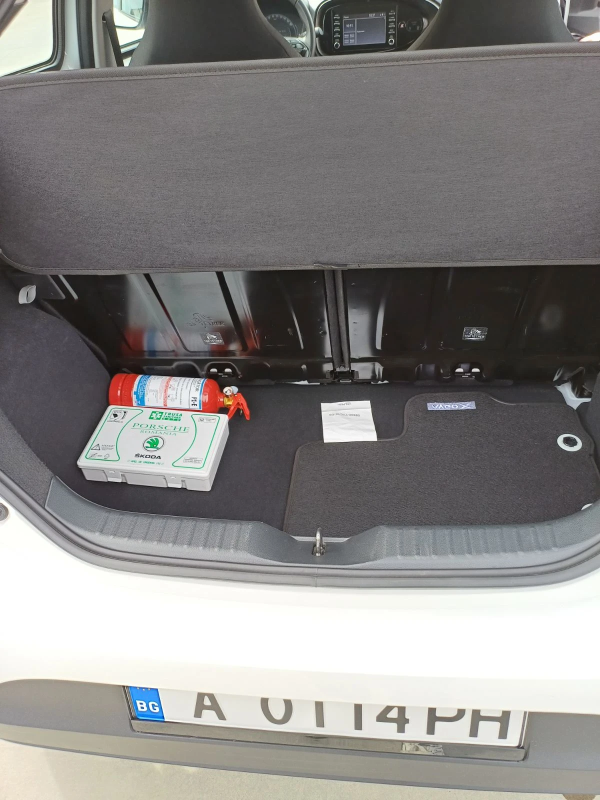 Toyota Aygo X 1.0P Play CVT M423 - изображение 9