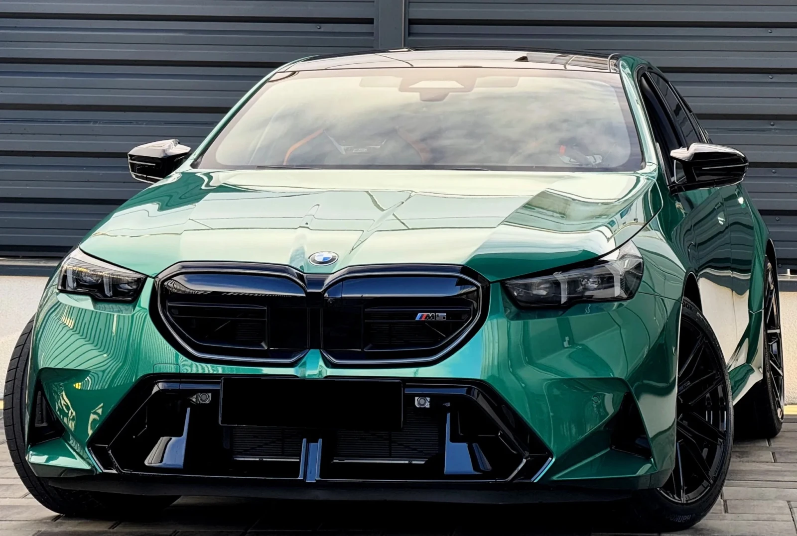 BMW M5 4.4 V8 Plug-in Hybrid M xDrive - изображение 4
