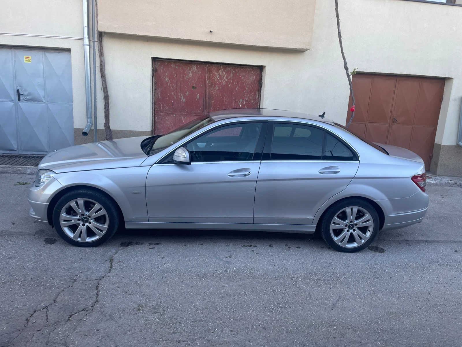 Mercedes-Benz C 220 Avangarde - изображение 2