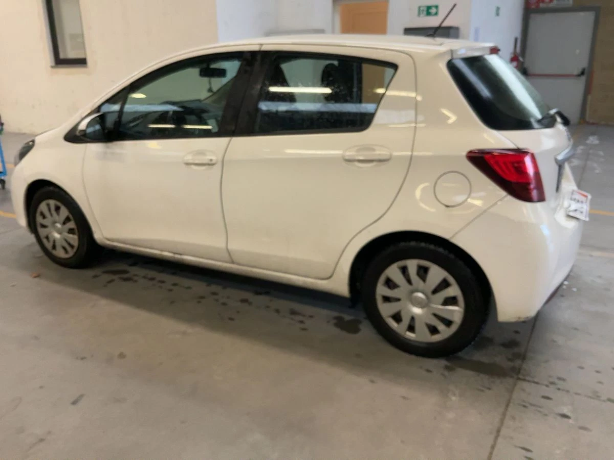 Toyota Yaris 1.5 Hybrid Active - изображение 2