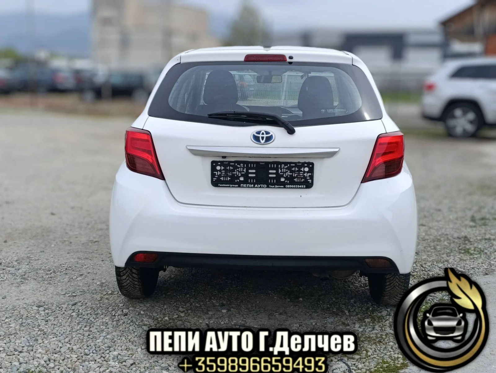Toyota Yaris 1.5 Hybrid Active, снимка 4 - Автомобили и джипове - 53596811