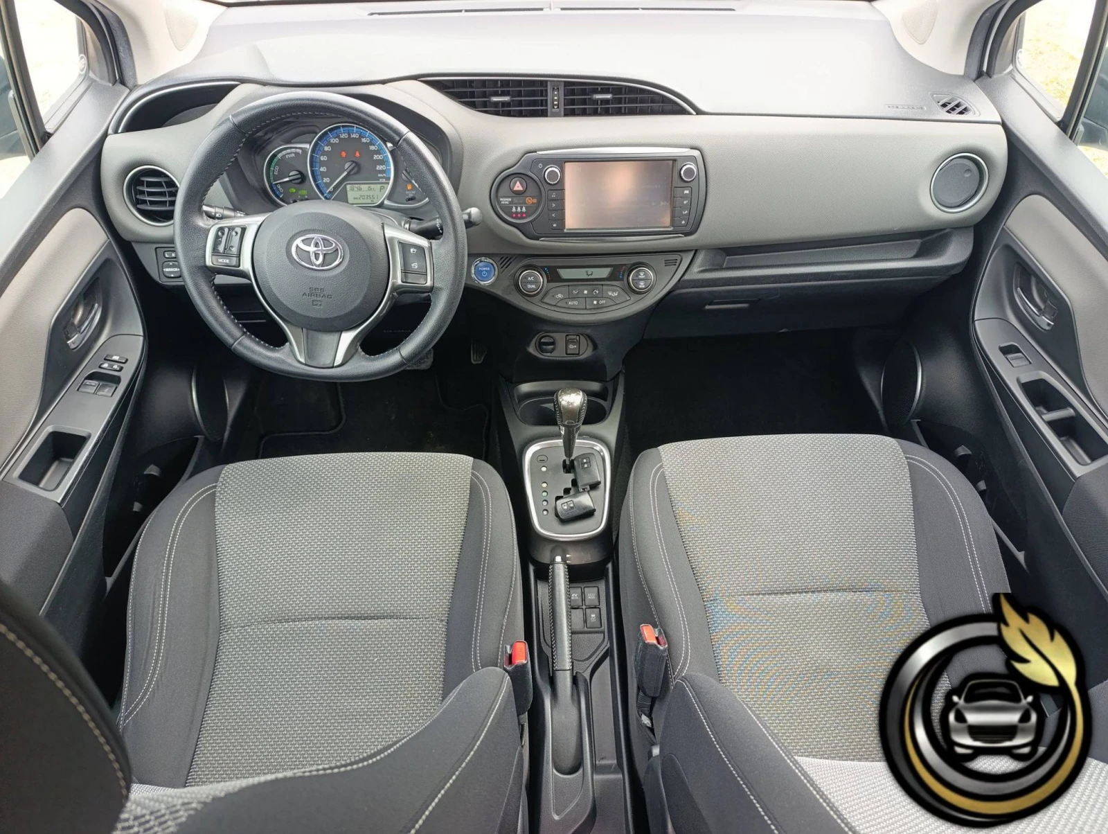 Toyota Yaris 1.5 Hybrid Active, снимка 15 - Автомобили и джипове - 53596811