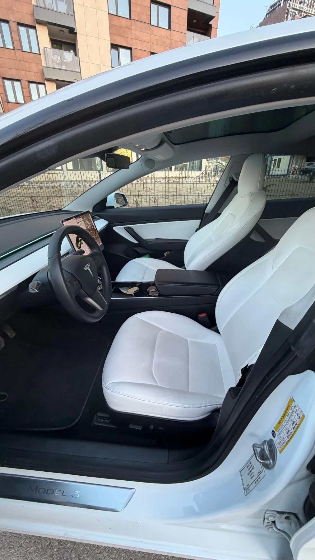 Tesla Model 3 Long Range 4x4 Перфектна, снимка 7 - Автомобили и джипове - 53803170