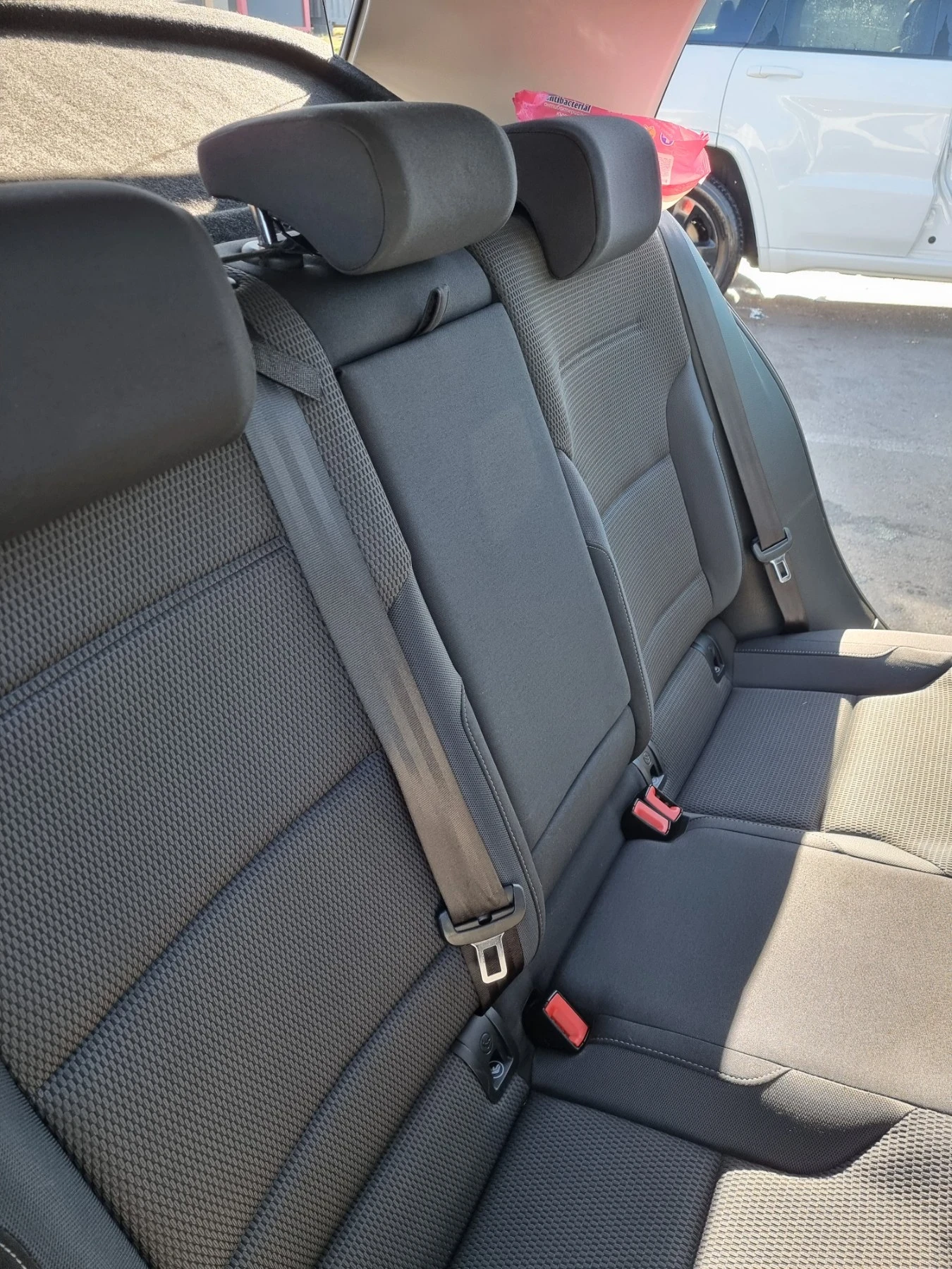 VW Golf 1.6 TDI, снимка 7 - Автомобили и джипове - 53864615